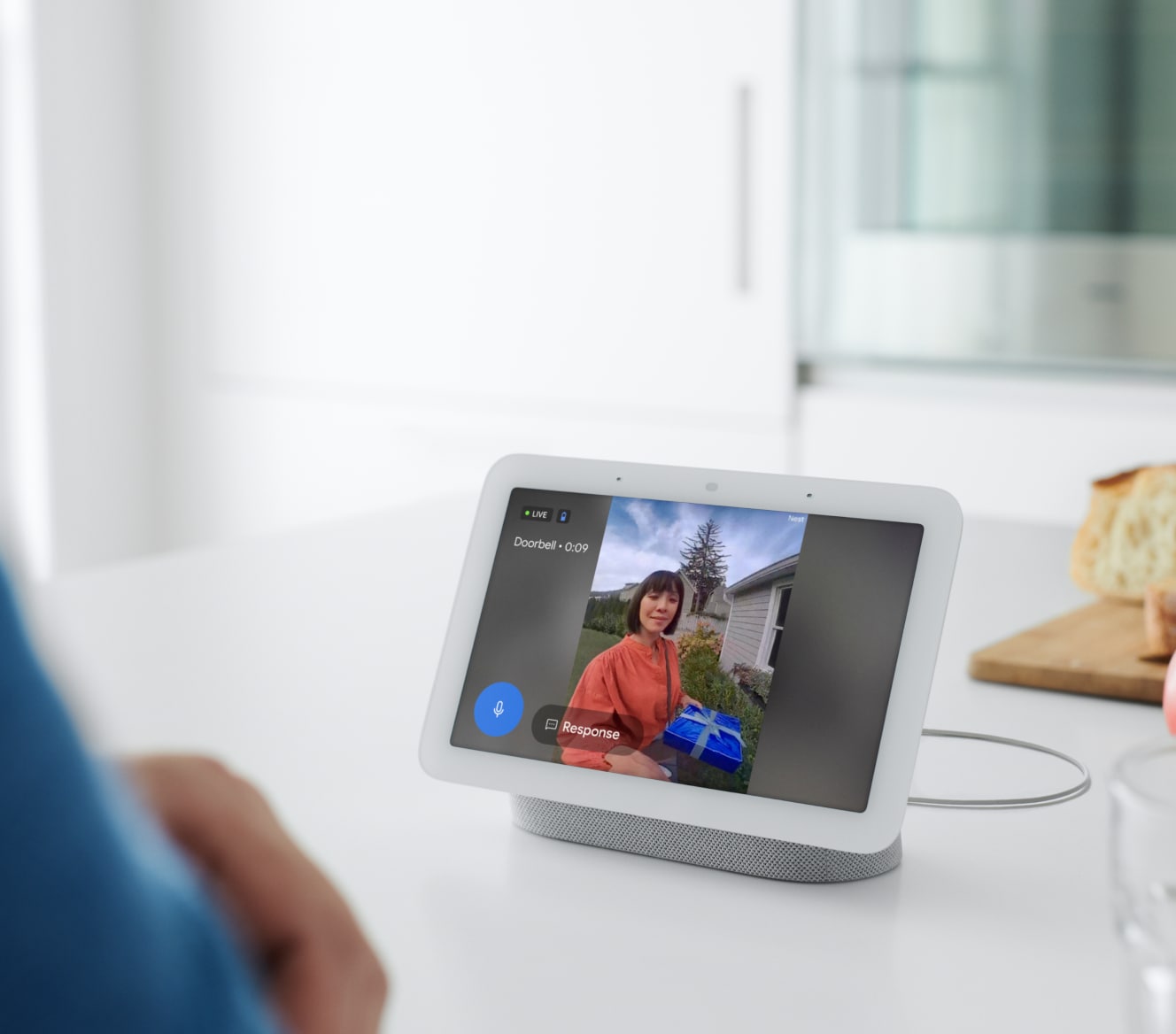 Google Nest Hub 2nd Gen showing footage from the Google Nest Doorbell Google Nest Hub 2nd Gen showing footage from the Google Nest Doorbell